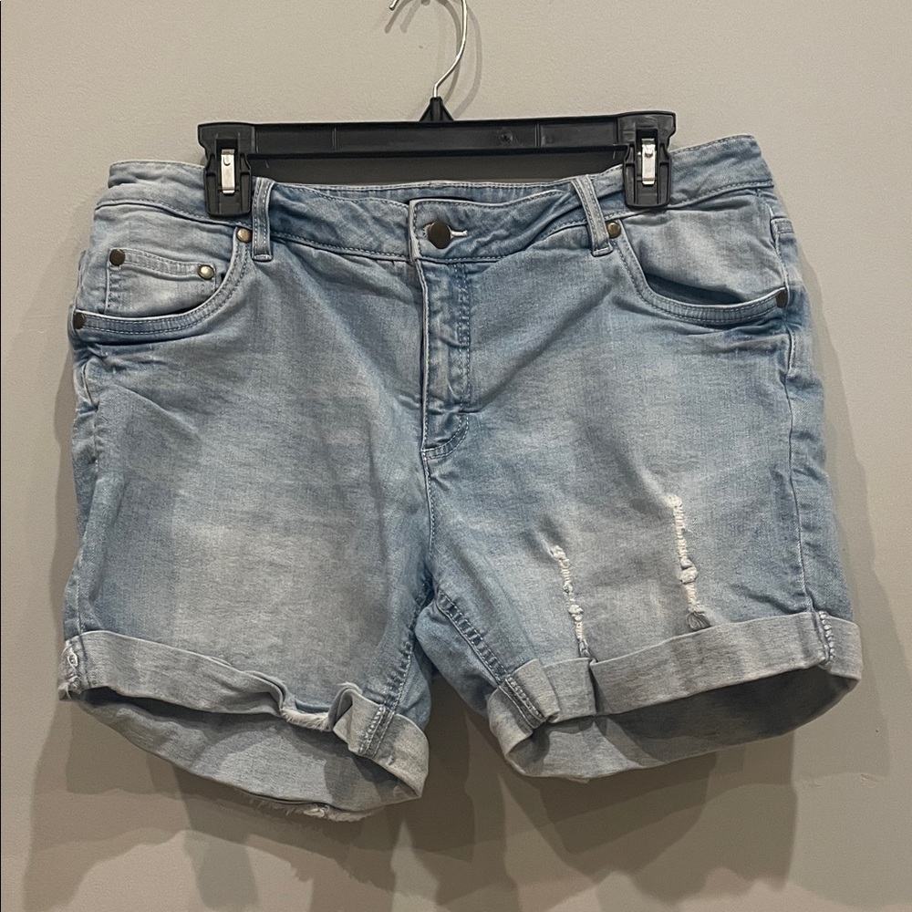 Light Wash Denim Roll-Cuff Women’s Shorts Venus size 12
